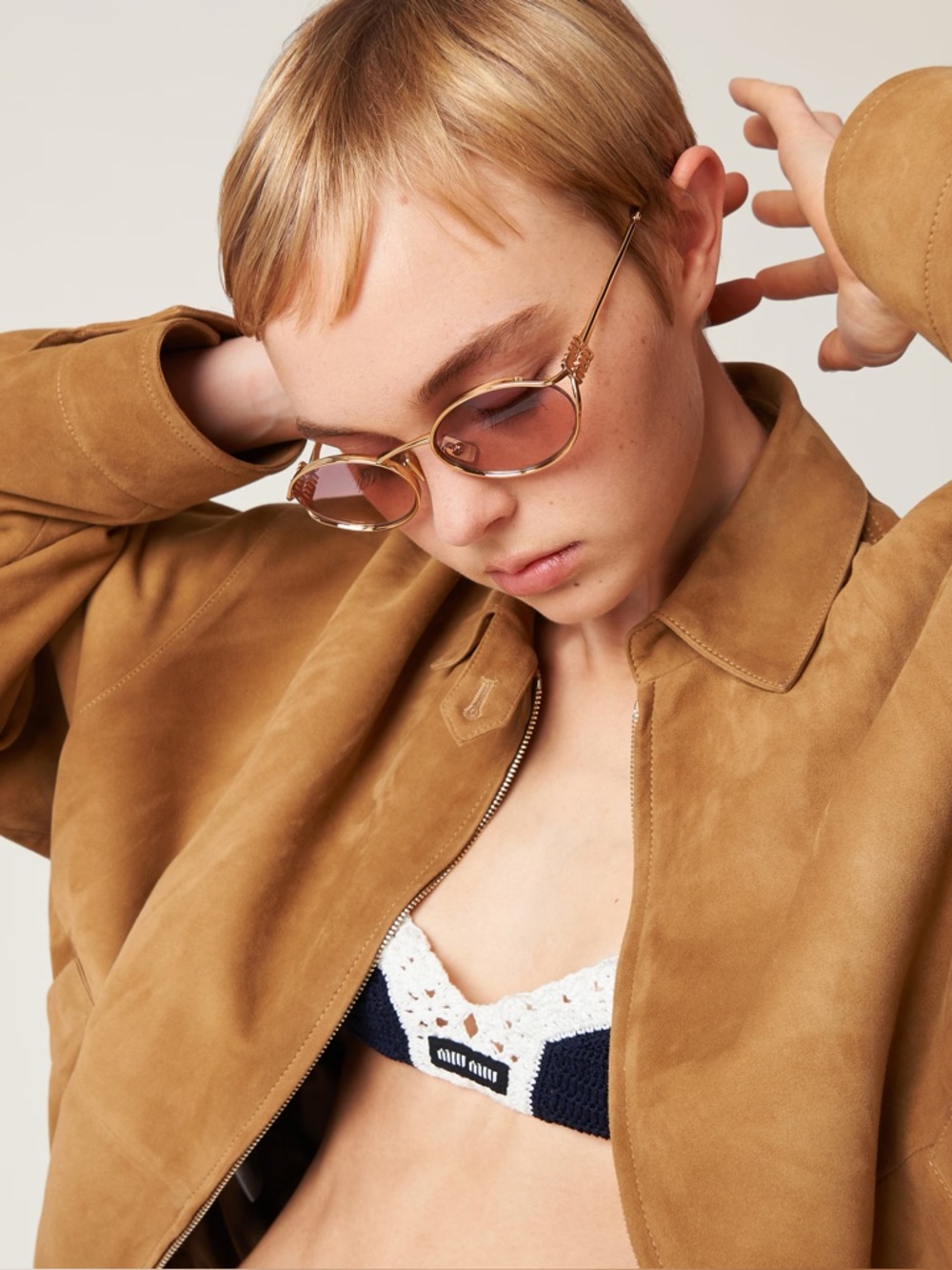 LIKE NEW! miu miu Sunglasses - Picture 2 of 10